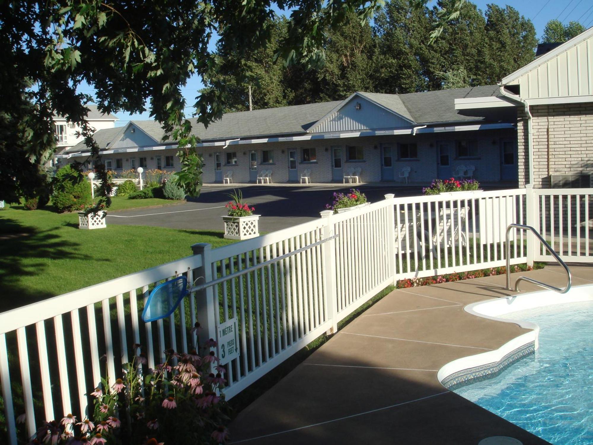 Motel Belle Riviere Saint-Jean-sur-Richelieu Exterior photo