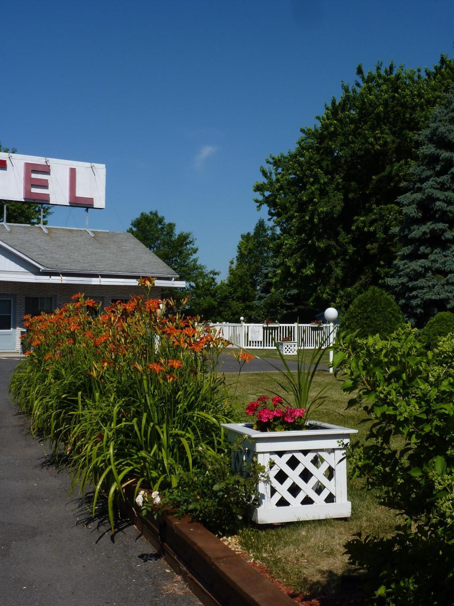 Motel Belle Riviere Saint-Jean-sur-Richelieu Exterior photo