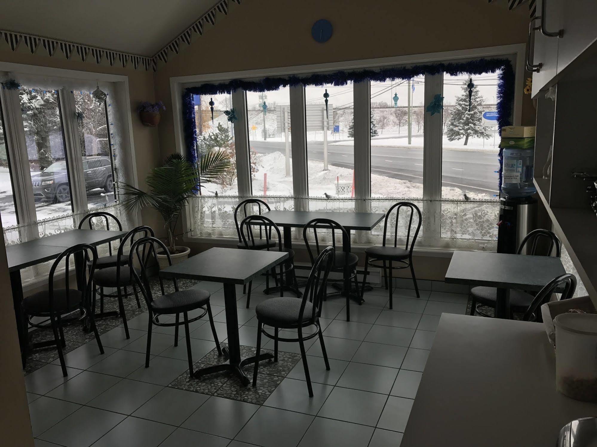 Motel Belle Riviere Saint-Jean-sur-Richelieu Exterior photo